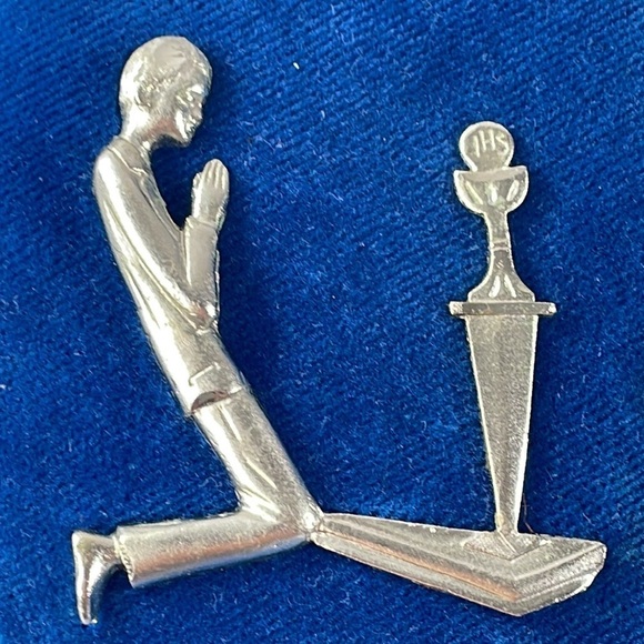 Pelted Inciso Pewter Style Religious Plaque - Picture 2 of 7